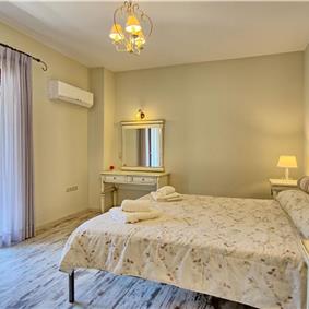 3 bedroom villa with pool, near Acharavi, sleeps 8